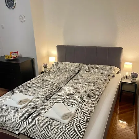 Stan Na Dan Apartman Vuk Apartment *